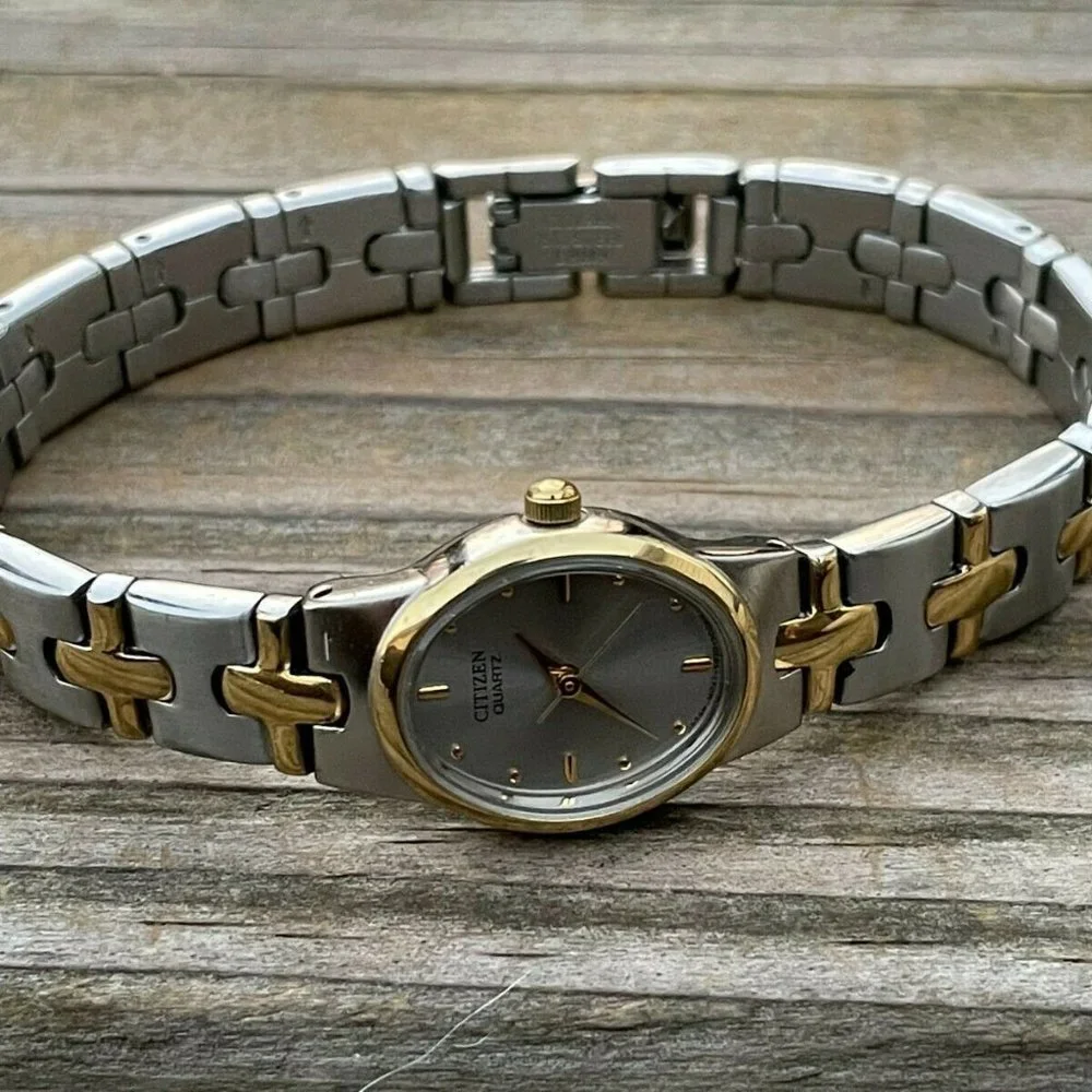 Citizen Quartz Ladies Watch Double Tone Goldlight Gunmetal Tone Analog Wrist Wa - Picture 4 of 12